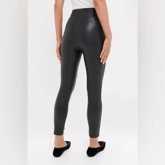 Tuckernuck Black Faux Vegan Leather Pull On Stretch Edgy Leggings Size L - Picture 5 of 14